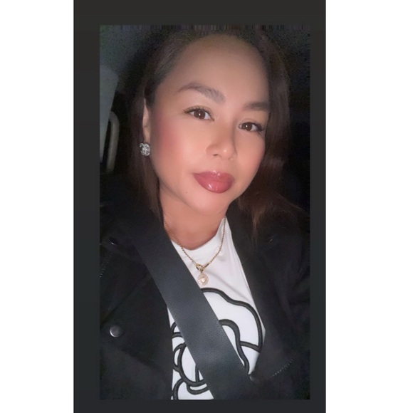 Meet your Posher, Anna - Picture 1 of 2